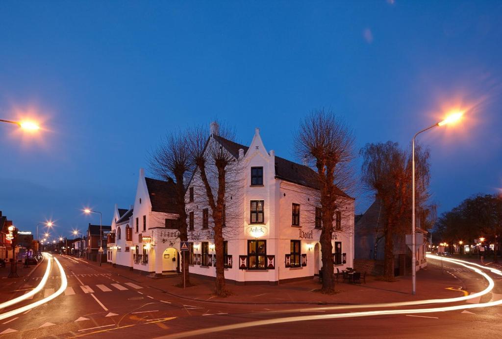 Hotel Nieuw Antiek Helden Exteriér fotografie